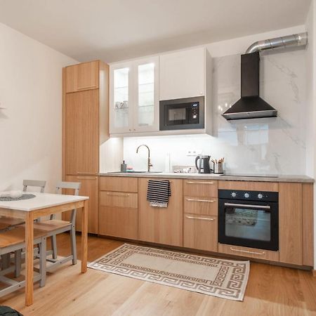 Apartment With Balcony Prague Exterior photo